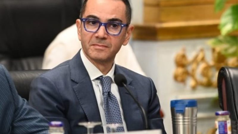 حسن الخطيب وزير الاستثمار