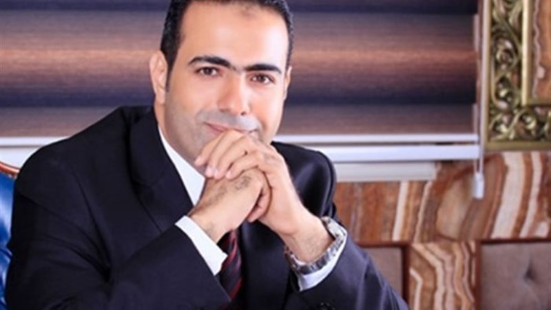 الدكتور محمود حسين
