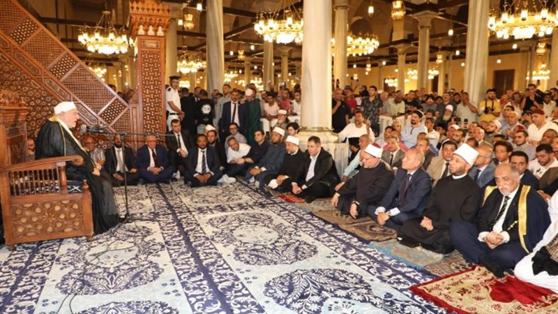 لقاء بمسجد الحسين - أرشيفية