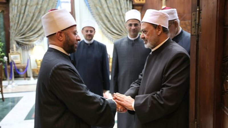 وزير الأوقاف خلال زيارة شيخ الأزهر