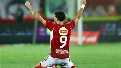 قبل مباراة الليلة، وسام أبو على يعتلي صدارة هدافي الأهلي في الدوري
