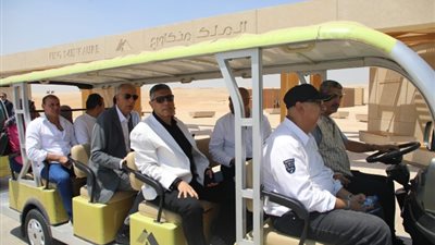 توجيهات مهمة من محافظ الجيزة، «أماكن مخصصة للخيول في منطقة الأهرامات»