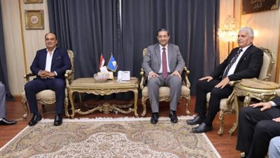 محافظ دمياط يستقبل نقيب المحامين لتهنئته بمنصبه الجديد