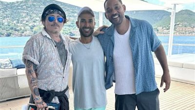أحمد سعد عن صورته مع ويل سميث وجوني ديب: «إحساس جميل إنك تجمع أصحابك»