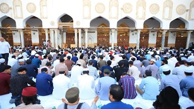 الأزهر ينظم إفطارا جماعيا ضخما للطلاب الوافدين بمناسبة عاشوراء