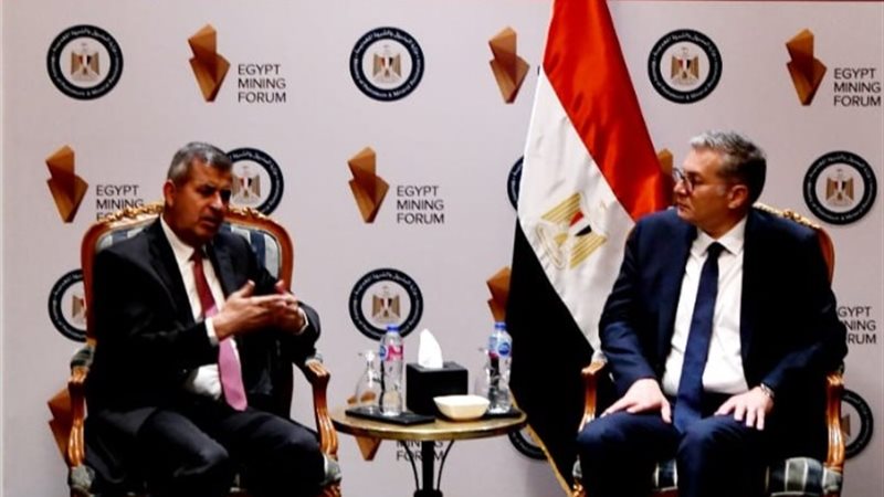 وزير البترول المصري ونظيرة الأردني