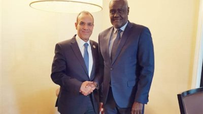 وزير الخارجية يبحث مع رئيس مفوضية الاتحاد الأفريقي سبل تعزيز التعاون