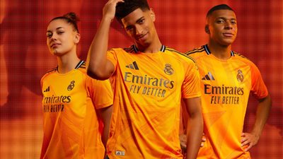 بمشاركة مبابي، ريال مدريد يعلن عن قميصه الثاني في الموسم الجديد (صور)