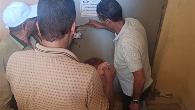 تنفيذ 7 قرارات غلق وتشميع للمحال والبدرومات المخالفة بدمياط الجديدة