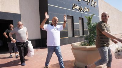 الصور الأولى للمفرج عنهم تنفيذا لتوصيات الحوار الوطني