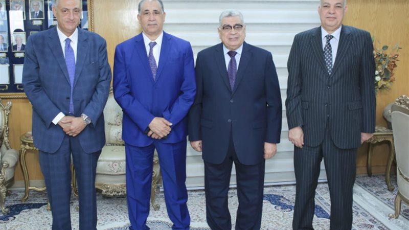 رئيس مجلس الدولة ونقيب المحامين