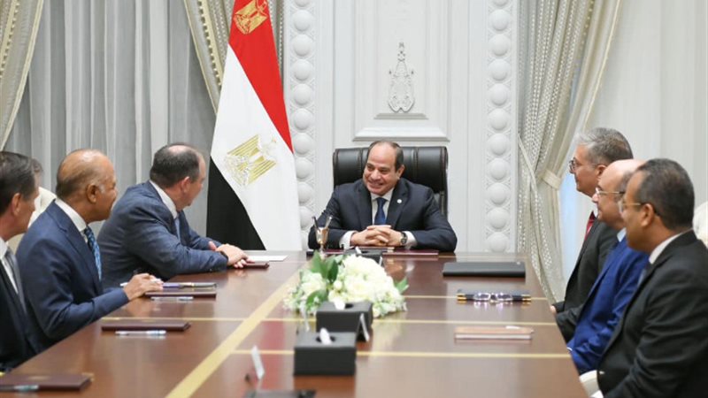 الرئيس السيسي خلال الاجتماع مع قيادات شركة أباتشي