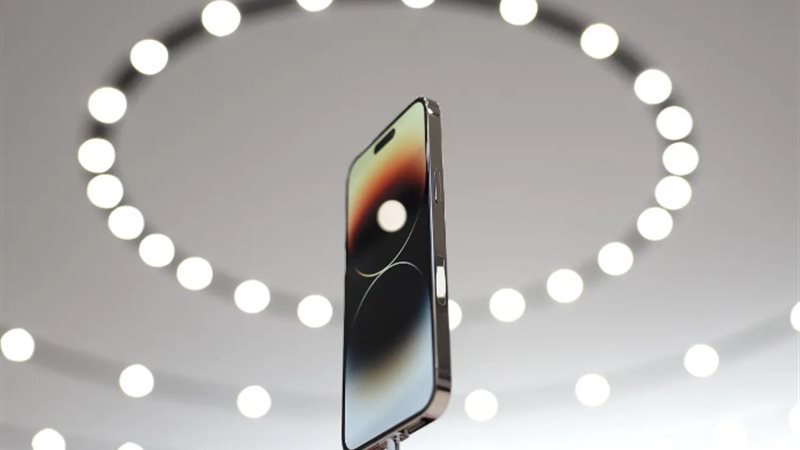 آيفون 16