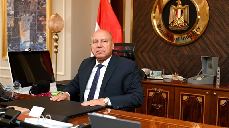الفريق مهندس كامل الوزير نائب رئيس مجلس الوزراء للتنمية الص