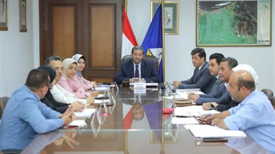 محافظ دمياط يناقش الخطة الاستثمارية للعام المالي الحالي