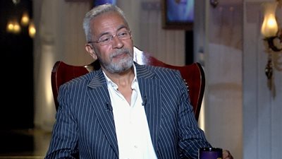 صبري فواز عن محمد صبحي: «مش بحبه بس بحترمه»