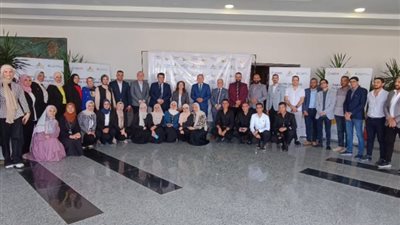 رئيس جامعة دمياط يؤكد أهمية ربط المراكز الجامعية للتطوير المهني بسوق العمل