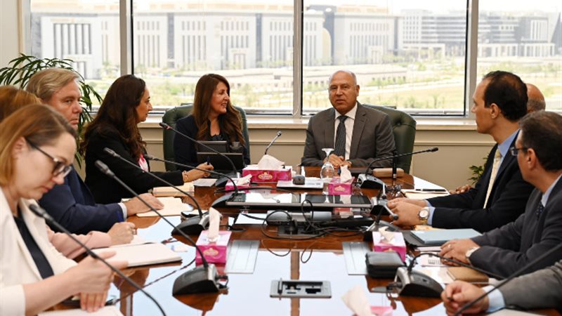 وزير النقل والسفيرة الأمريكية