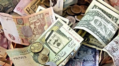 انخفاض الدولار وارتفاع اليورو، أسعار العملات العربية والأجنبية اليوم