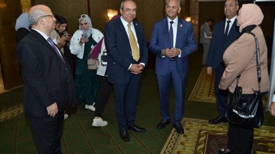 لتوفير فرص عمل للخريجين، تدريب 850 طالبا بالاتحاد المصري للتأمين