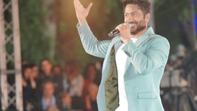 تامر حسني بعد عرض الطائرات في حفله بمهرجان العلمين: «حدث أول مرة يحصل»