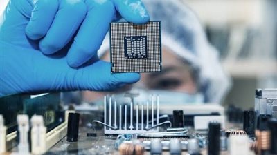لتعزيز الإنتاج المحلي، الاتصالات تتجه لتصنيع أشباه الموصلات محليًا