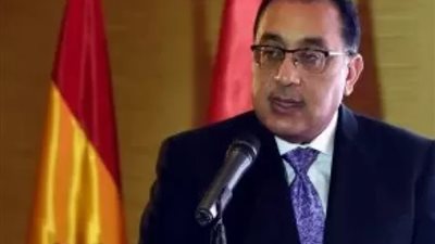 رئيس الوزراء يوجه بسرعة الانتهاء من تطوير مبني الركاب 2 بمطار برج العرب