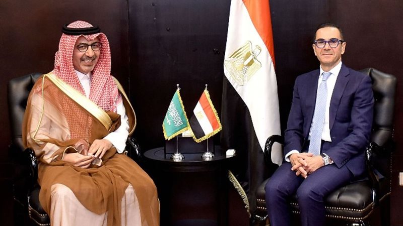 حسن الخطيب، وزير الاستثمار والسفير السعودي