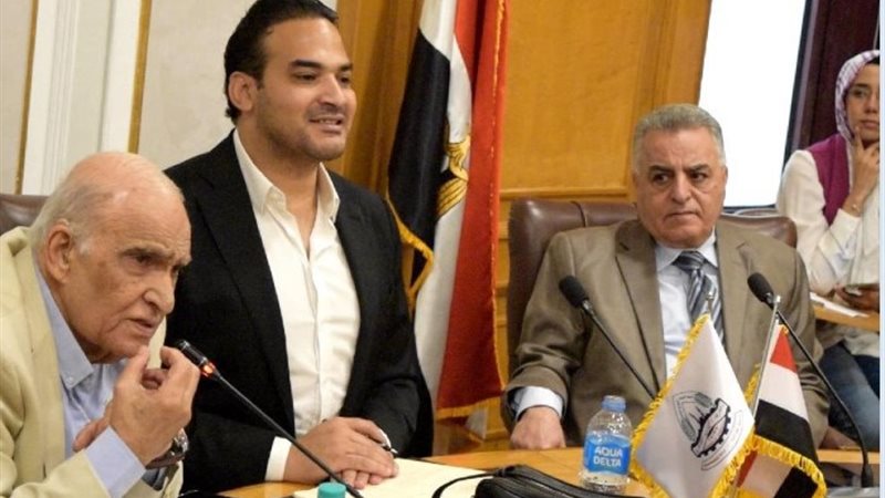 أثناء الاجتماع