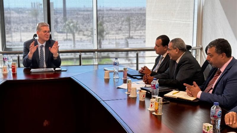 وزير البترول خلال إجتماع اليوم