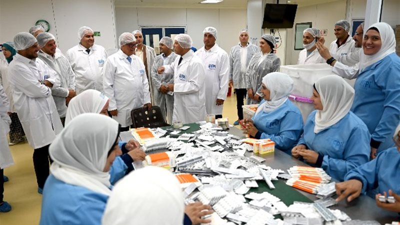 كامل الوزير يتفقد مصنعين للأدوية