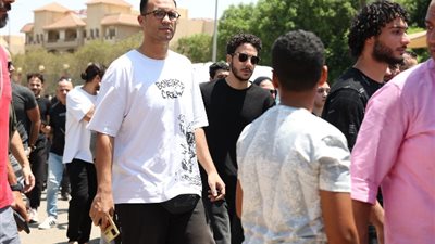 أحمد السقا ومي عمر والسعدني، أبرز الحاضرين في جنازة تامر فتحي