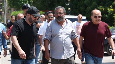 بحضور هائل من نجوم الفن، تشييع جثمان الراحل تامر فتحي من مسجد الشرطة