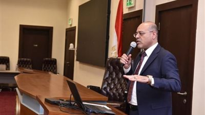وزير العمل يصدر 13 توصية باجتماع المجلس الاستشاري للسلامة والصحة المهنية