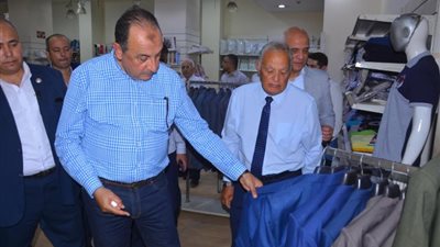 وزير قطاع الأعمال يتفقد حديقة الميريلاند ومبنى غرناطة التاريخي