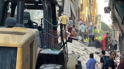 النيابة العامة تقرر تشكيل لجنة هندسية لمعاينة عقار الساحل المنهار