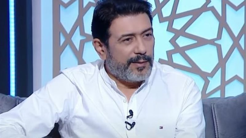 الفنان أحمد وفيق
