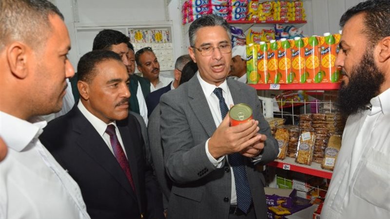 جانب من الزيارة - وزير التموين في مطروح
