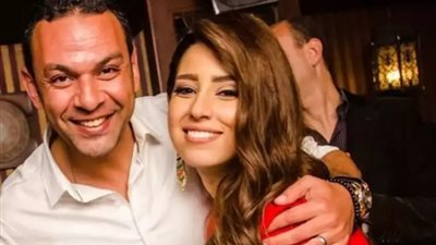 طليق أيتن عامر: «بيتعملي بلوكات على كل وسائل الاتصال بأولادي»