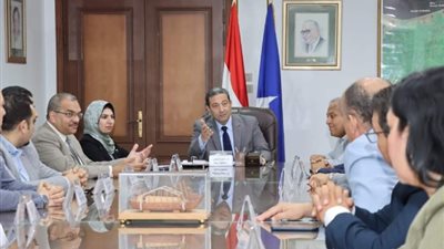 محافظ دمياط يناقش مع اتحاد نقابات المهن الطبية توافر الأدوية بالمستشفيات