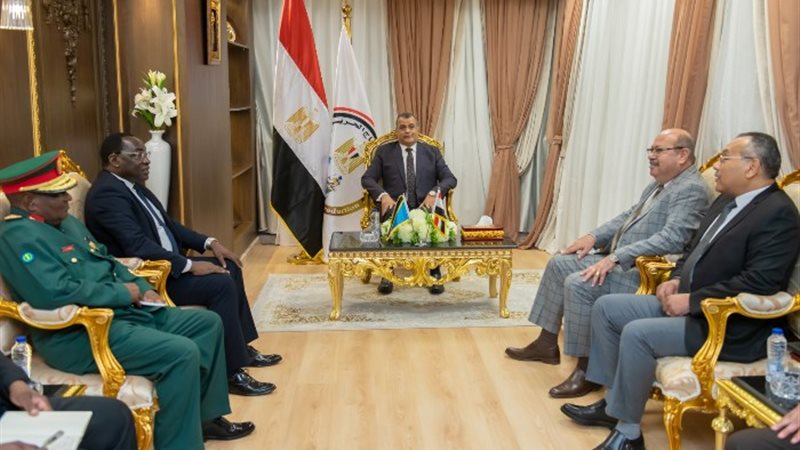 وزير الدولة للإنتاج الحربي وسفير جمهورية تنزانيا بالقاهرة