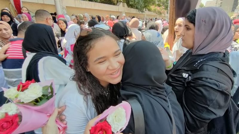 دعم اهالي الطلبه بعد الامتحان