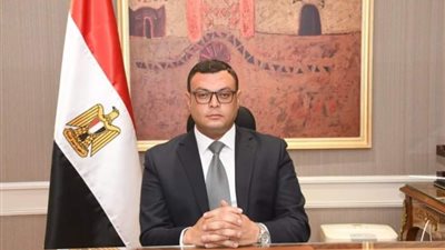 وزير الإسكان يوجه بوضع جدول زمني لتسليم الأراضي في الشروق والعبور الجديدة