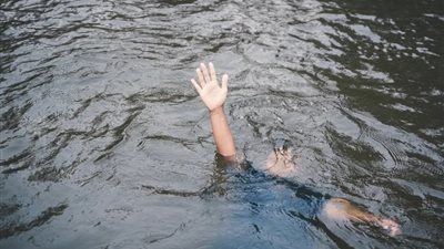 انتشال جثث أم وطفليها غرقوا في ترعة العيساوية بسوهاج