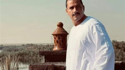 علي الطيب لـ«الجمهور»: كان نفسي أبويا يشوفني وأنا مع كريم عبدالعزيز، وكرة القدم عملي القادم