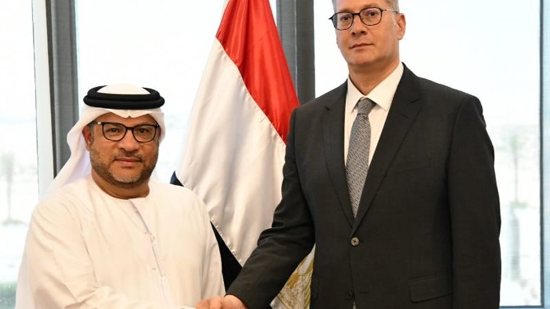 المهندس كريم بدوى وزير البترول والشيخ محمد سعيد الظنحاني