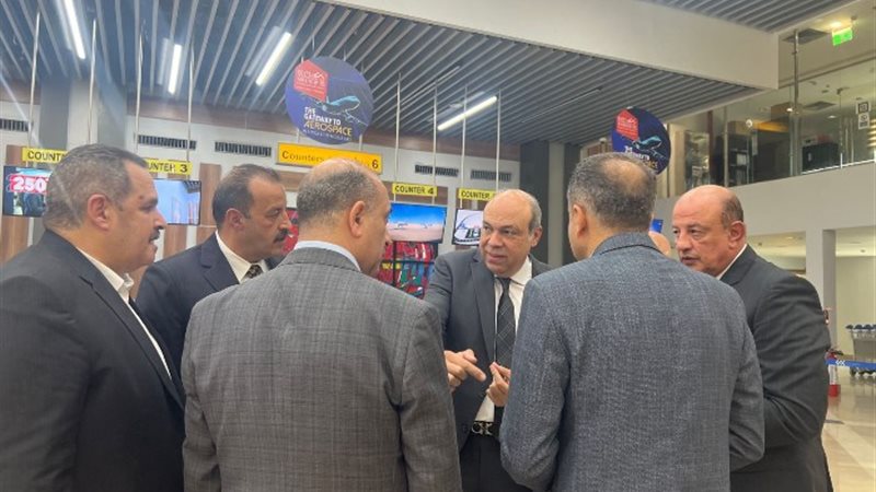 وزير الطيران المدني يتابع مطار العلمين الدولي