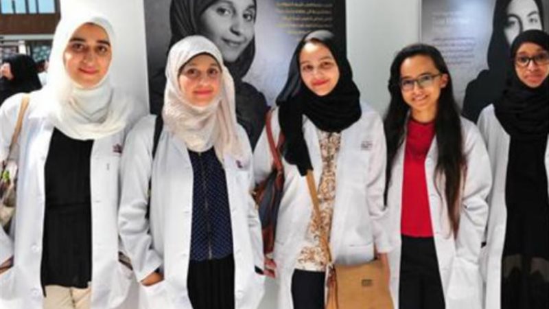 طلاب كليات الطب