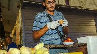 من بياع تين شوكي لمهندس كهرباء.. حكاية كمال محمد تتصدر التريند (فيديو)