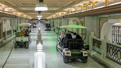 بـ5050 عربة، خدمة جديدة لمساعدة كبار السن وذوي الإعاقة من زوار بيت الله الحرام